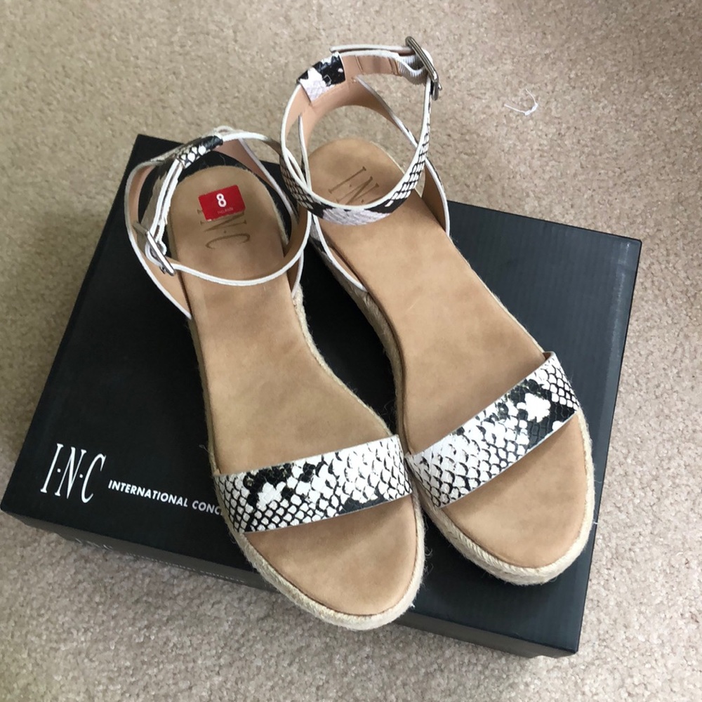 Women’s sandals